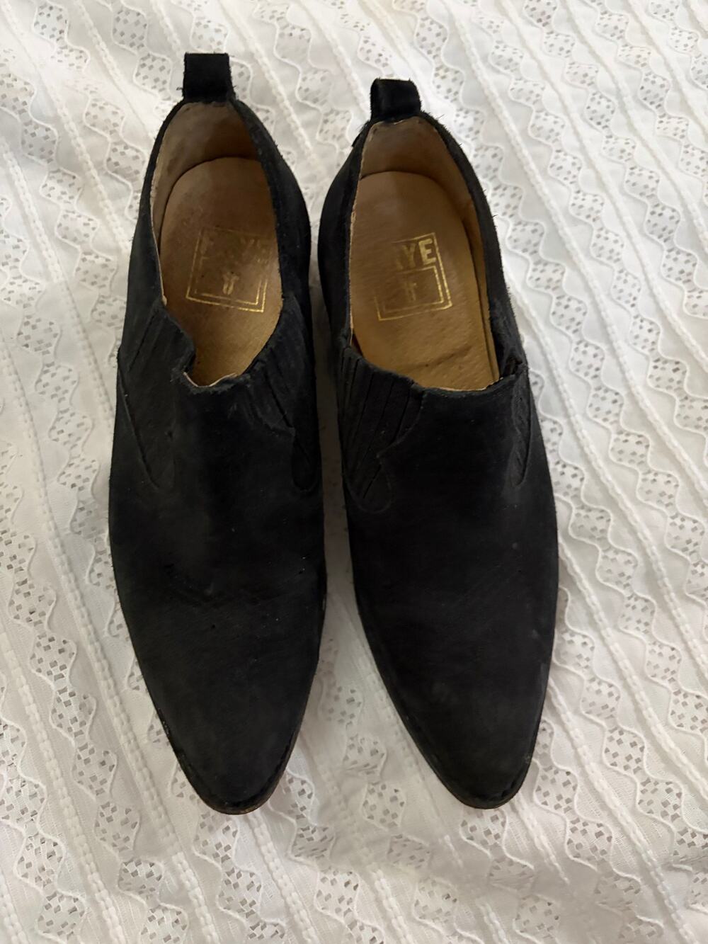 Frye Black Suede Ankle Booties Womens 9 Pointed Toe Slip On Western Boho